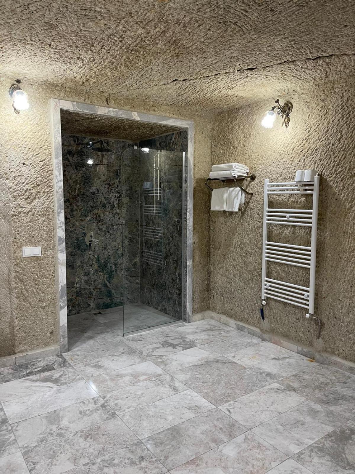 Cappadocia Empire Cave Hotel Göreme Exterior foto