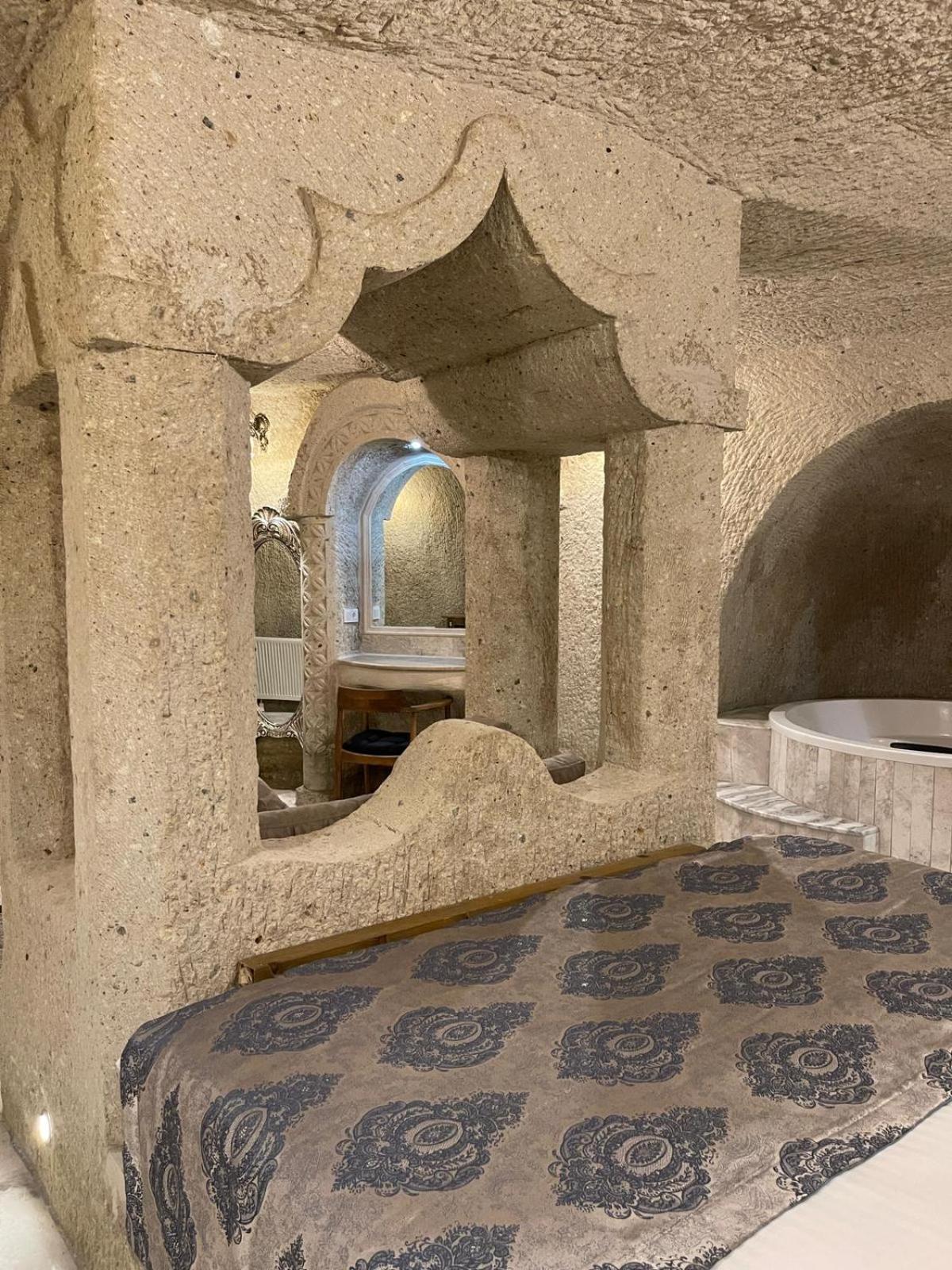 Cappadocia Empire Cave Hotel Göreme Exterior foto